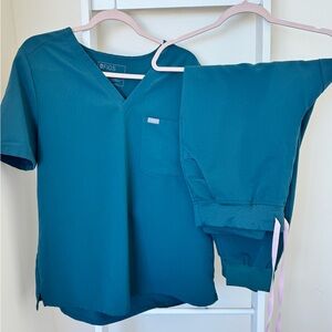 Figs XL Aqua Blue Technical Collection scrub set